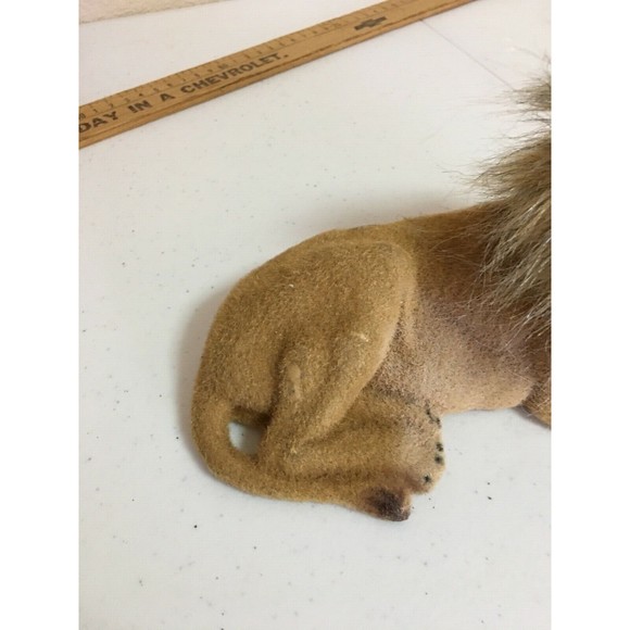 Vintage Lion Tan Felt covered with fur mane, 10" mouth closed and laying down - Picture 2 of 9